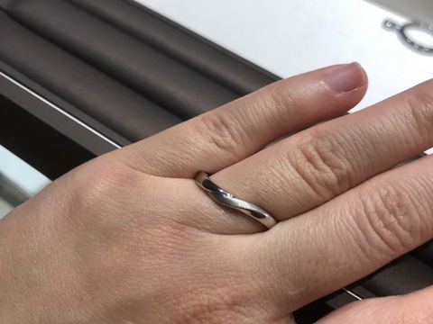 【銀座ダイヤモンドシライシの口コミ】 お互い毎日着用することを前提としていたので、素材はプラチナと決めてお…