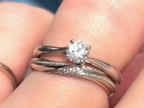 【銀座ダイヤモンドシライシの口コミ】 シンプルなデザインで探していたところ、オススメしていただきました。よ…