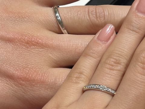 【ラザール ダイヤモンド(LAZARE DIAMOND)の口コミ】 とにかくキラキラしています。ハーフエタニティで探しておりましたが、真…