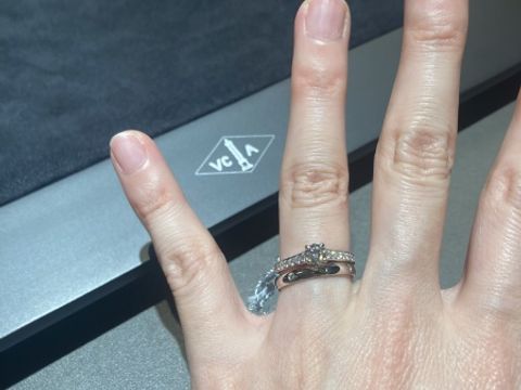 【ヴァン クリーフ＆アーペル(Van Cleef & Arpels)の口コミ】 憧れのブランドであるヴァンクリーフアーペル。メレダイヤがとても華やか…