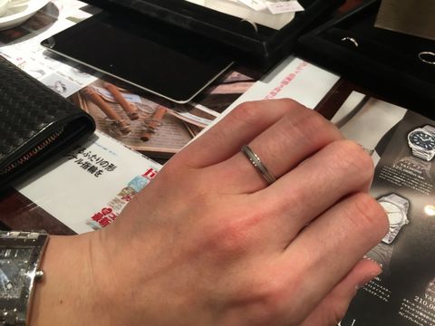 【JEWELRY  KAMATA(ジュエリーかまた)の口コミ】 店頭にたくさんの種類の指輪が置いてあるので、色々見ることができ、イメ…