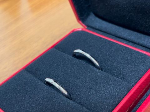 【カルティエ(Cartier)の口コミ】 デザインはシンプルで、外見からはっきりとCartierとは分からないけれど、…