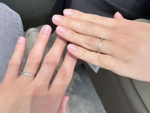 【アイプリモ(I-PRIMO)の口コミ】 マットなデザインの指輪を何点か試着させていただいて、こちらはその中の…