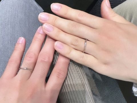 【アイプリモ(I-PRIMO)の口コミ】 いくつかのウェーブデザインのリングを試着した中のひとつです。私の手に…