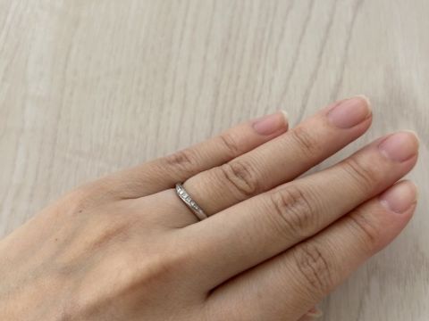 【ラザール ダイヤモンド(LAZARE DIAMOND)の口コミ】 ハーフエタニティで探しました。10粒ダイヤが付いており、ダイヤのキラキ…