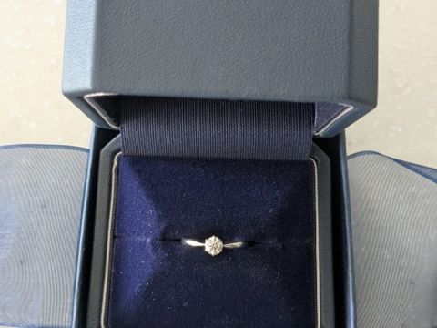 【銀座ダイヤモンドシライシの口コミ】 品があってかわいい！！！
ダイヤはお相手がセレクトしてくださいました。…