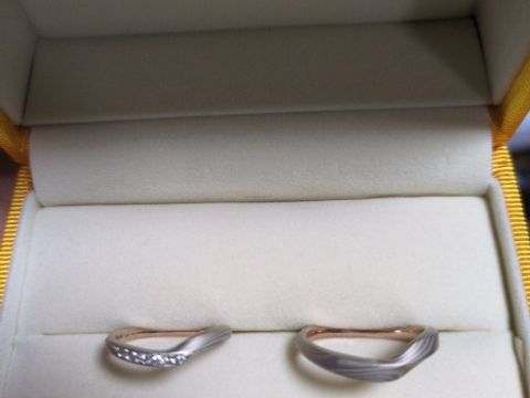 【ケイウノ ブライダル(K.UNO BRIDAL)の口コミ】 木目金のデザインが某有名店より安く買えたのでうれしかったです。ダイヤ…