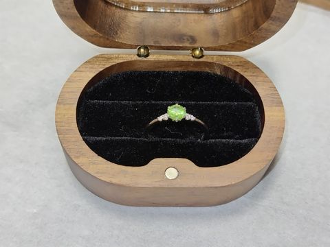 【Toi-lueur(トワル)の口コミ】 【アトピー肌の彼女が、身に着けなくても眺めて楽しめる指輪】をコンセプ…