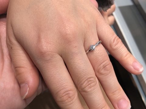 【アイプリモ(I-PRIMO)の口コミ】 指輪のコンセプトは『2人の運命の系』というものらしく、運命の系に見立て…