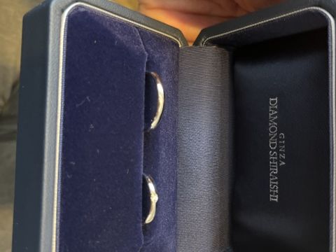 【銀座ダイヤモンドシライシの口コミ】 三件ほどお店を回らしてもらいましたが、その中でも価格帯は中ぐらいでは…