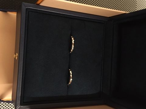 【ルイ・ヴィトン(LOUIS VUITTON)の口コミ】 どれも同じような形しかなく、自分たちらしいものがいいということで探し…