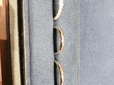 【4℃ BRIDAL(ヨンドシーブライダル)の口コミ】 お仕事をしているのであまりダイヤが出ているのが危険なのでダイヤが埋ま…