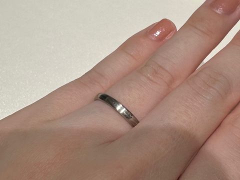 【俄(にわか)の口コミ】 ミル打ちやダイヤありのデザインばかり見てましたが、店員さんよりシンプ…