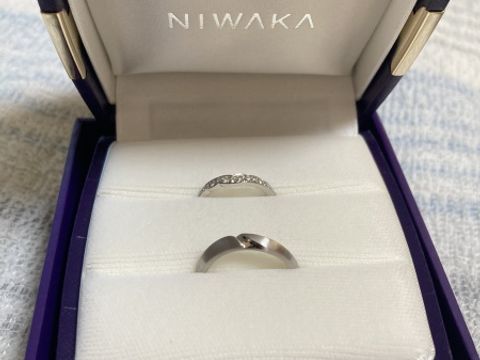 【俄(にわか)の口コミ】 ハーフエタニティのキラキラとした指輪を色々と見てきましたが、俄の花麗…