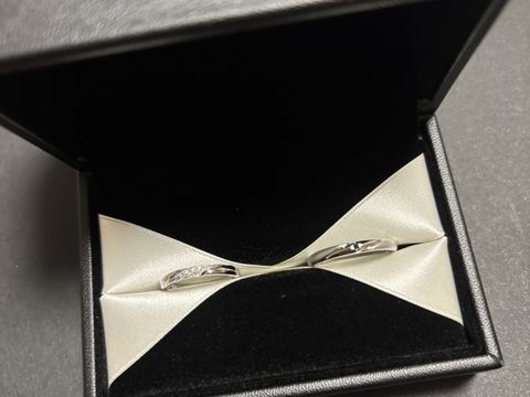 【エクセルコダイヤモンド(EXELCO DIAMOND)の口コミ】 わたしたちはこの指輪を欲張りリングと呼んでいます（笑）新婦側はミル打…