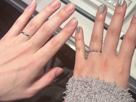 【銀座ダイヤモンドシライシの口コミ】 ネットで見たときに一目惚れしたデザインです。くるくると入っているウェ…