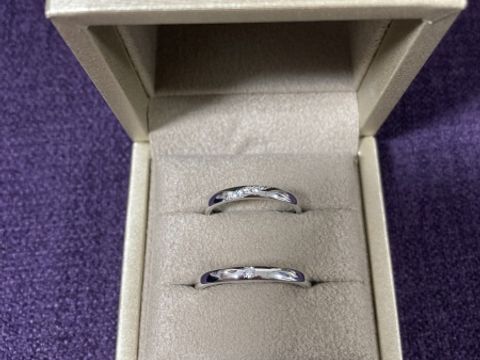 【HIROUMI(ヒロウミ)の口コミ】 シンプルですが、プラチナがすごくツヤツヤしていてダイヤの輝きも強いと…