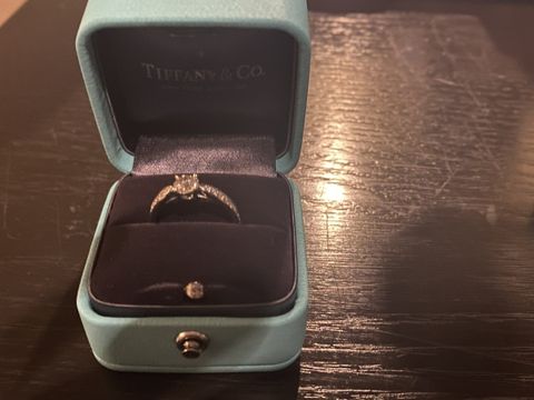 【ティファニー(Tiffany & Co.)の口コミ】 ゴージャスで可愛らしいデザインがお気に入りです。上品さもあり、特別感…