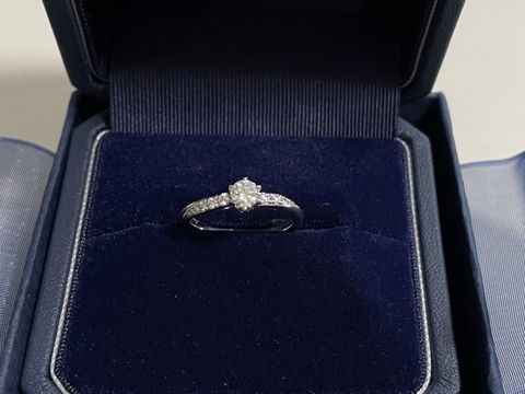 【銀座ダイヤモンドシライシの口コミ】 シンプルで上品なデザインが魅力的でした。スターリーはダイヤモンドの数…