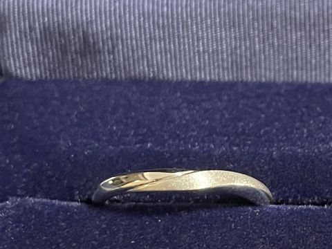 【銀座ダイヤモンドシライシの口コミ】 お気に入りのポイントは、ダイヤモンド加工を入れたことです。シンプルな…