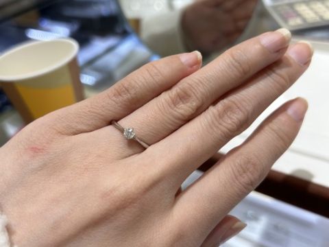 【festaria bijou SOPHIA(フェスタリア ビジュソフィア)の口コミ】 シンプルなデザインで探していました。
フレームの形が気に入ったのと、ダ…