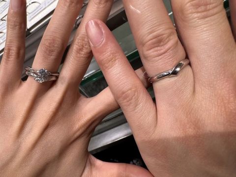 【アイプリモ(I-PRIMO)の口コミ】 ・V字のラインが、指をきれいに見せてくれるようでし
　た。
・V字のくぼ…