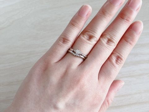 【俄(にわか)の口コミ】 シンプルながら華やかさもあって、上品で飽きのこないデザインだと思いま…