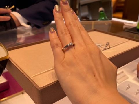 【ブルガリ(BVLGARI)の口コミ】 「トルチェッロ」リングといい、カーブを描いた4本爪のプラチナ台でブリリ…