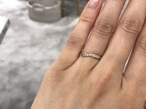 【STAR JEWELRY(スタージュエリー)の口コミ】 ウェーブデザインが良くて他とは少し変わったデザインなのと、二つ合わせ…