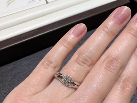 【俄(にわか)の口コミ】 元々カタログで見ていて気になっていたものを試着させていただきました。…