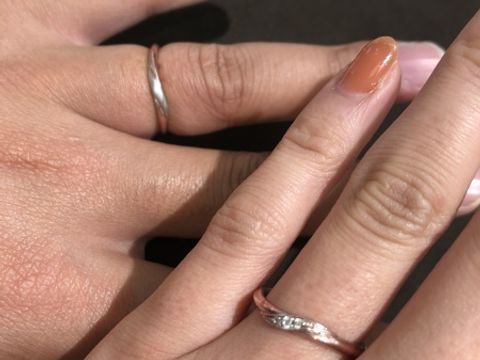 【TOWA(永遠)の口コミ】 ウェーブデザインなのと和な感じで探しており、あまりダイヤがたくさん入…