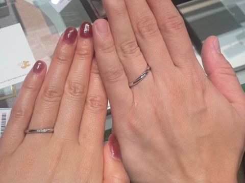 【アイプリモ(I-PRIMO)の口コミ】 お互いを思う心が鏡のように響き合っています。
ふたつ揃えると現れる優美…