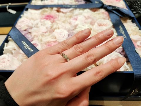 【ショーメ(CHAUMET)の口コミ】 他ブランドにない唯一無二のデザインに惹かれました。
アーム部分のデザイ…