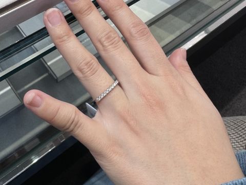 【アイプリモ(I-PRIMO)の口コミ】 手の診断を行い、似合う指輪の形を提案していただきました。その中で何本…