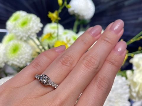 【ショーメ(CHAUMET)の口コミ】 リアンは結び目を表現しているデザインで、細かな部分までショーメのこだ…