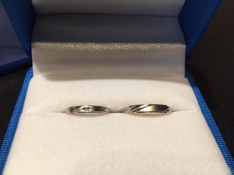 【GALA JEWELRY(ガラジュエリー)の口コミ】 値段がお手頃なのはもちろんですが、何よりデザインが気に入り購入しまし…