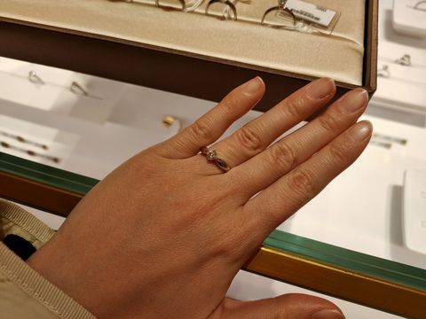 【ブルガリ(BVLGARI)の口コミ】 シンプルでありながら個性も出すことができるデザインだと感じました。
ア…