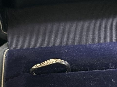 【銀座ダイヤモンドシライシの口コミ】 婚約指輪をいただいたのが、ここのブランドだったので、婚約指輪と合わせ…