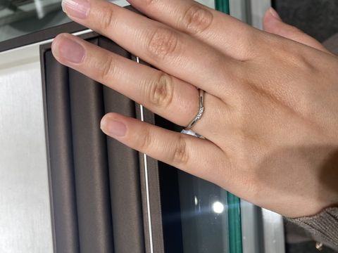 【アイプリモ(I-PRIMO)の口コミ】 結婚指輪を選んだ決め手は、デザインの美しさと着け心地の良さでした。シ…