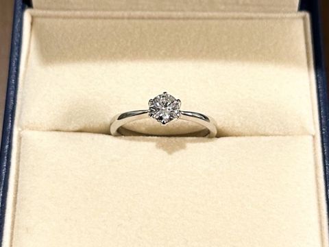 【GALA JEWELRY(ガラジュエリー)の口コミ】 シンプルなデザインのものを希望し、いくつかオススメのものを出して頂い…