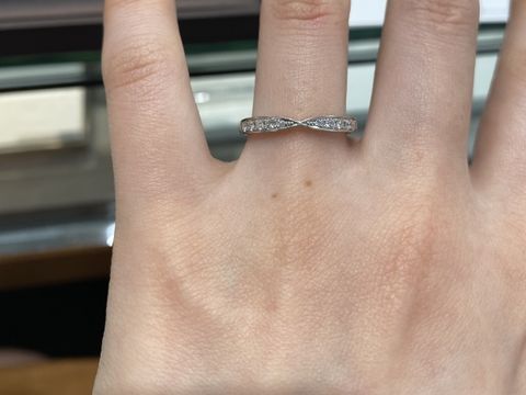 【ラザール ダイヤモンド(LAZARE DIAMOND)の口コミ】 世界三代カッターズブランドだけあり輝きが他店と違いました。どの角度か…