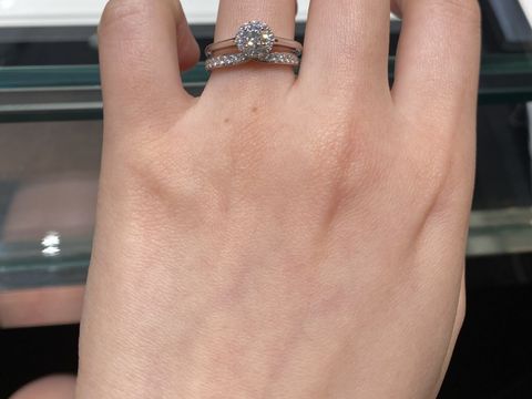 【ラザール ダイヤモンド(LAZARE DIAMOND)の口コミ】 指輪の輝くがどこのブランドよりもこちらのラザールダイヤモンドさんが突…