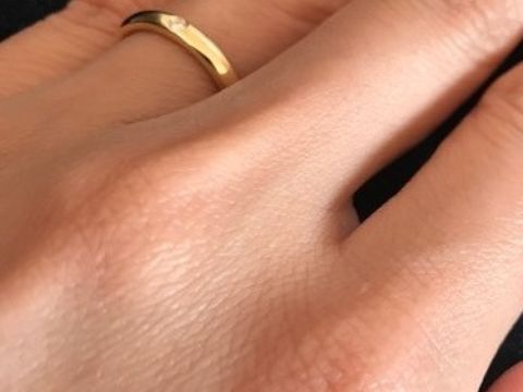 【ティファニー(Tiffany & Co.)の口コミ】 シンプルなゴールドが良かったことや、エンゲージリングと同じブランドが…