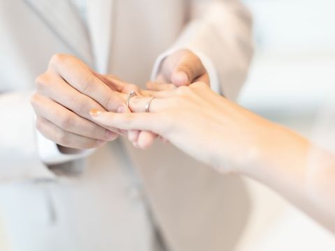 【銀座ダイヤモンドシライシの口コミ】 何回も何回も試着して選びました。見た目が好きでも指にはめたらなんか違…