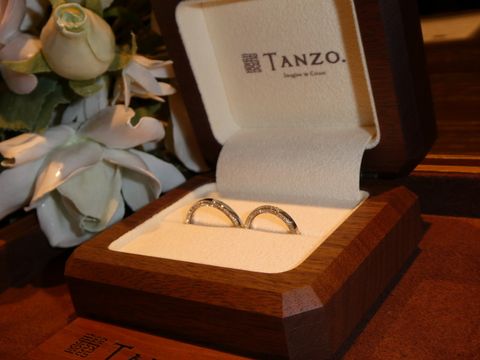 【TANZO.(鍛造指輪)の口コミ】 王道デザインの指輪ではなく少し変わったデザインにしたくてコンビにしま…