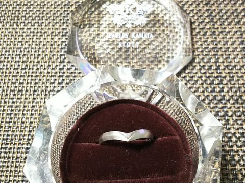 【JEWELRY  KAMATA(ジュエリーかまた)の口コミ】 エンゲージリングもジュエリーかまたで購入しました。
フルオーダーで１か…