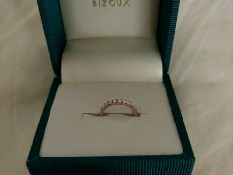 【Bizoux(ビズー)の口コミ】 エタニティリングに憧れており、上品でエレガント、長く使い続けたいと思…