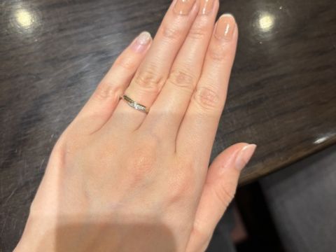 【ケイウノ ブライダル(K.UNO BRIDAL)の口コミ】 ピンクゴールドの線が入った結婚指輪を探しいたので、こちらの指輪でピン…