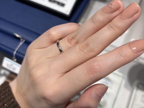 【エクセルコダイヤモンド(EXELCO DIAMOND)の口コミ】 個性的なデザインで他の人と被らないデザイン性に惹かれました。ゴージャ…