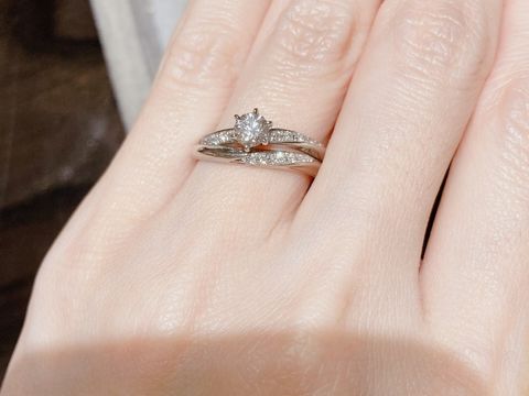 【ケイウノ ブライダル(K.UNO BRIDAL)の口コミ】 もともと結婚指輪のデザインはウェーブラインが理想で、おすすめしていた…